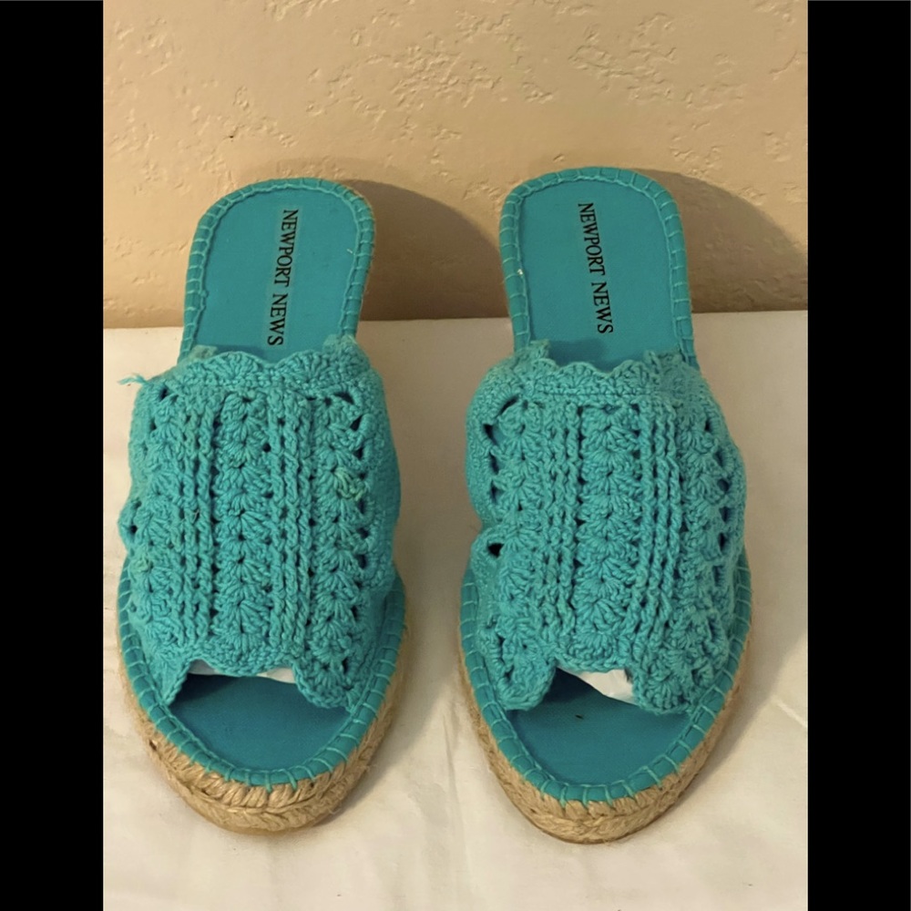 Espadrilles slide.